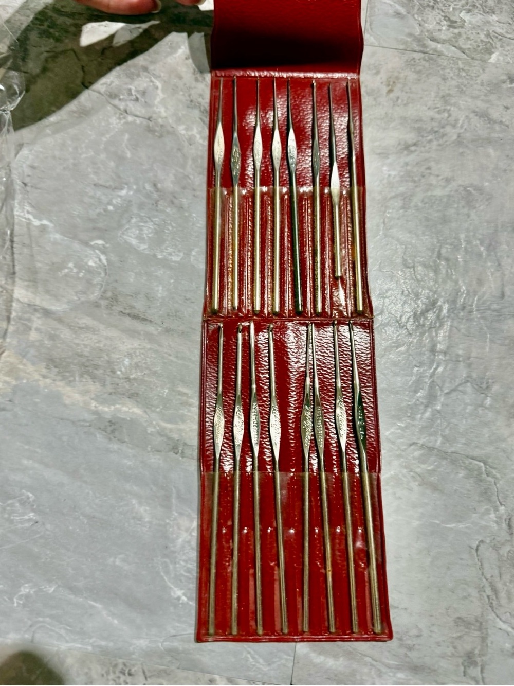 Vintage Lee Wards / Elgin Ill Steel Crochet Hook Set with Original Red Case